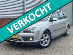 Ford Focus - 1.6-16V Airco Cruisecontrol Trekhaak D.Riem vervangen
