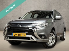Mitsubishi Outlander - 2.4 PHEV Deluxe 225Pk Automaat (NAVIGATIE, CAMERA, STOELVERWARMING, GETINT GLAS, SPORTSTOE