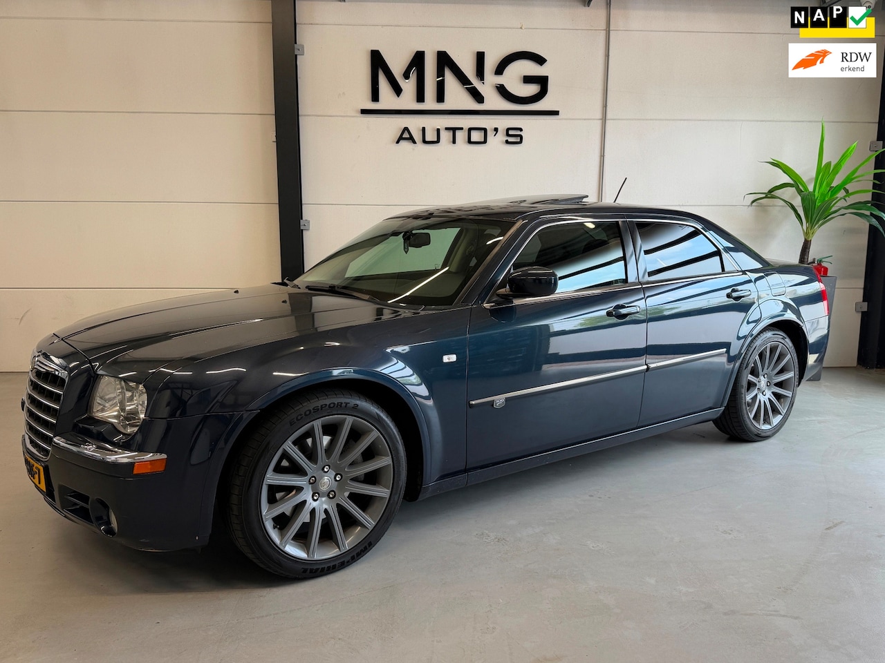 Chrysler 300C - 3.0 V6 CRD|SRT DESIGN|PANO|PDC|VOL OPTIE! - AutoWereld.nl
