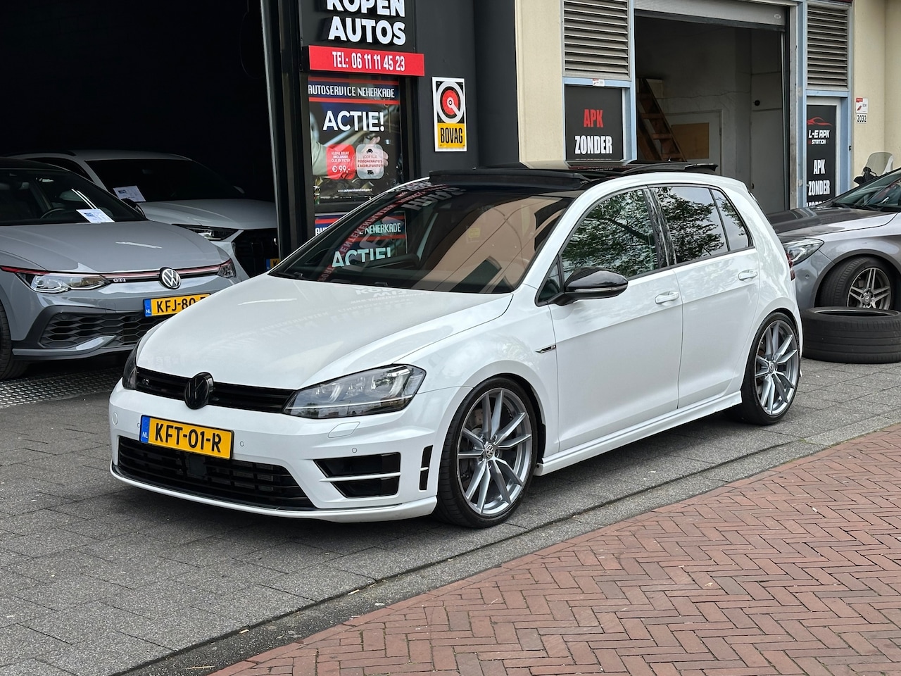 Volkswagen Golf Variant - 2.0 TSI R Aut Leer Navi Camera Pano - AutoWereld.nl