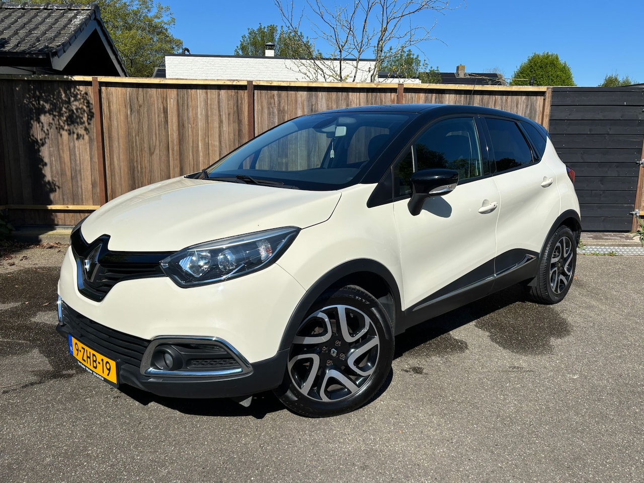 RENAULT CAPTUR
