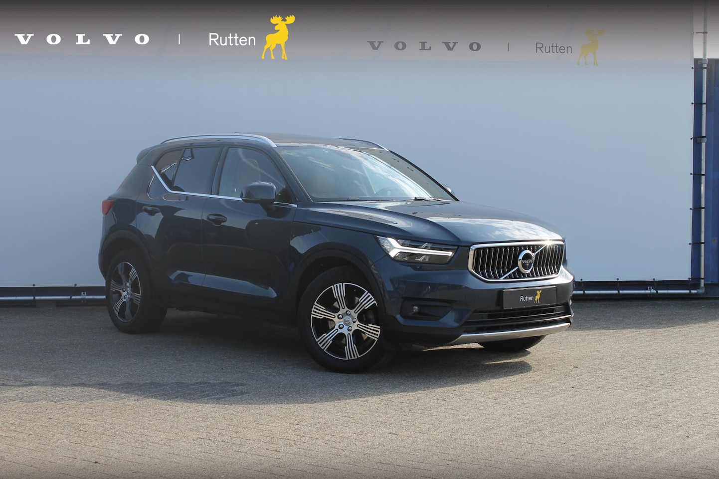 Volvo XC40 - B4 211PK Automaat Inscription Panoramisch schuif-kanteldak / Semi elektrisch wegklapbare t - AutoWereld.nl