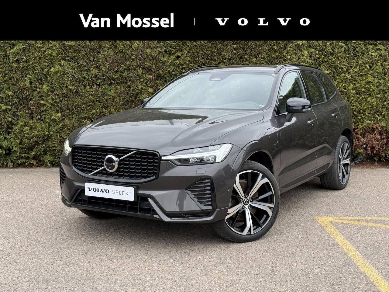 Volvo XC60 - T8 Plug-in hybrid AWD Plus Dark | Panoramadak | Memory Stoelen | 360 camera | Trekhaak | - AutoWereld.nl