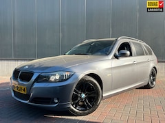 BMW 3-serie Touring - 318i Business Line * Navi * Cruise * Climate * Leer * Trekhaak