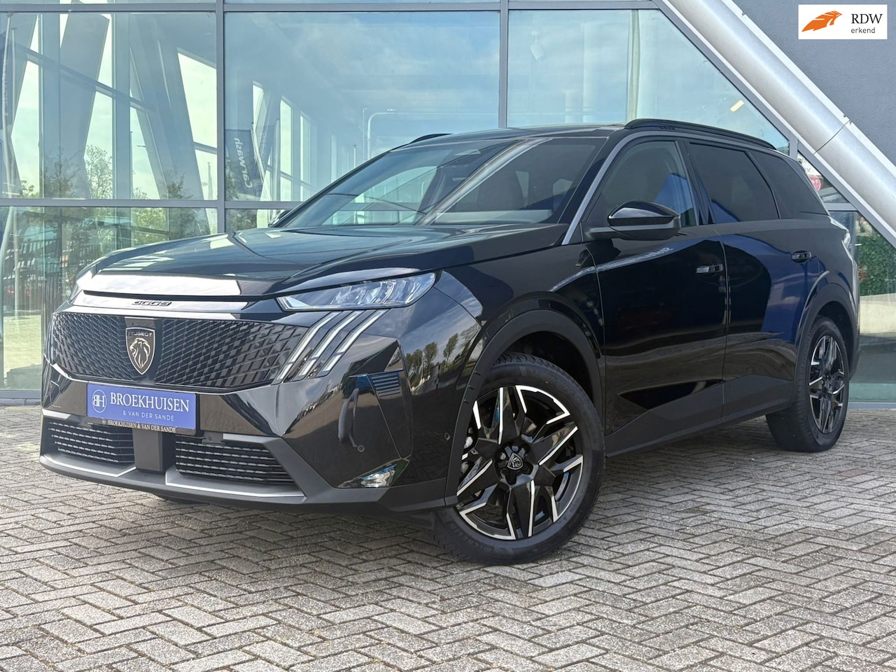 Peugeot 5008 - 1.2 Hybrid 145pk Allure 7 Pers. Automaat / 360 Camera / Stoel-Stuur Verwarming - AutoWereld.nl