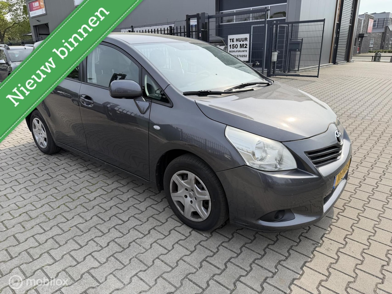 Toyota Verso - 1.6 VVT-i Business 1.6 VVT-i Business - AutoWereld.nl