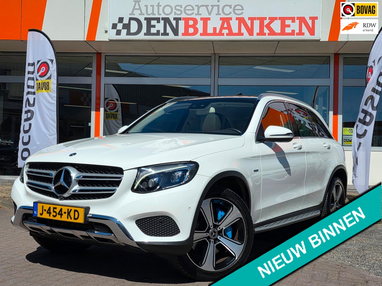 Mercedes-Benz GLC-klasse - 350e 4MATIC Premium Plus BJ.11-2017 / Panodak / Navi / Leder / LED / 20"Lmv / Trekhaak !! - AutoWereld.nl