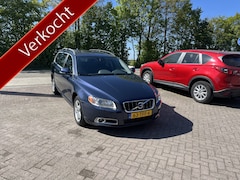 Volvo V70 - 1.6 T4 Limited Edition TREKHAAK LEER STOELVERWARMING NAVI