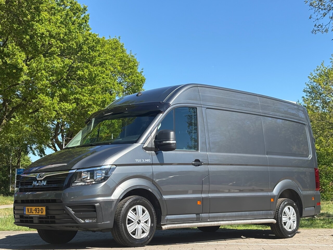 MAN TGE - 35 2.0 Standaard L3H3 Trekhaak met 3000 KG TREKGEW - Camera - automaat- airco - navi - NAP - AutoWereld.nl