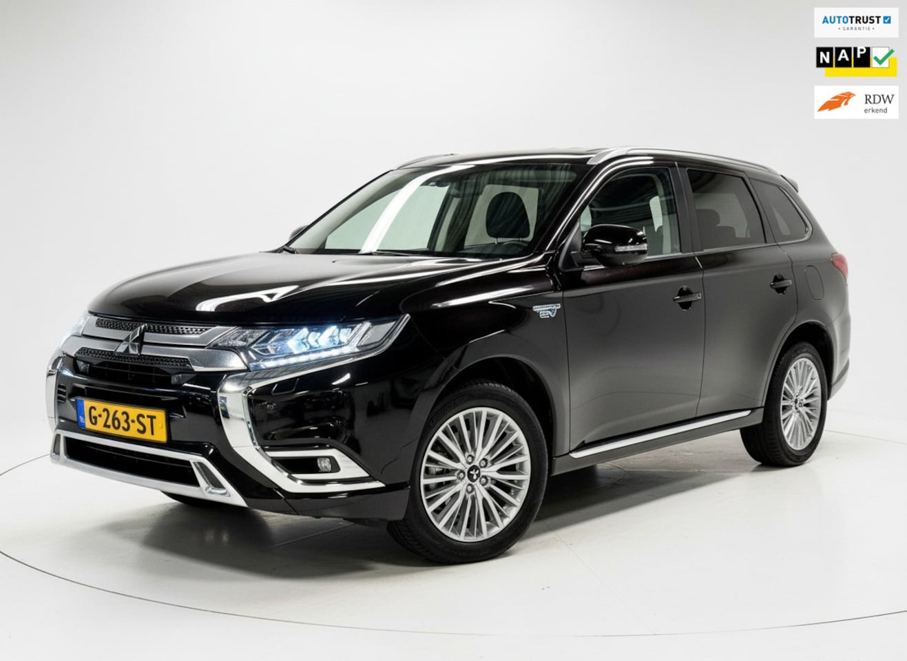 Mitsubishi Outlander - 2.4 PHEV Intense Trekhaak| Navi|Stoelverw. - AutoWereld.nl