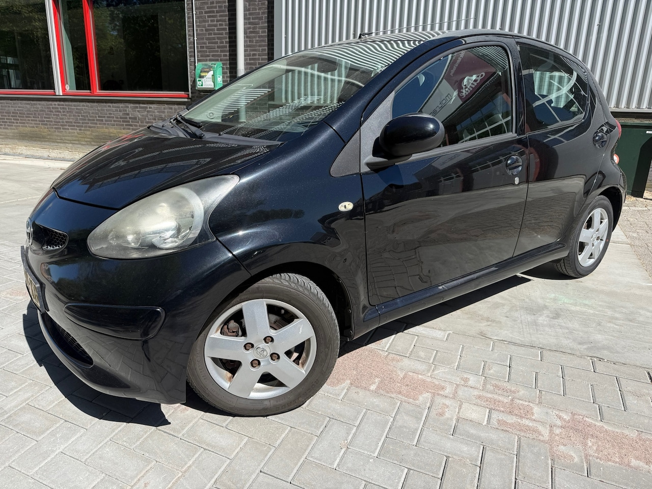 Toyota Aygo - 1.0-12V Sport 1.0-12V Sport NIEUWE APK - AutoWereld.nl