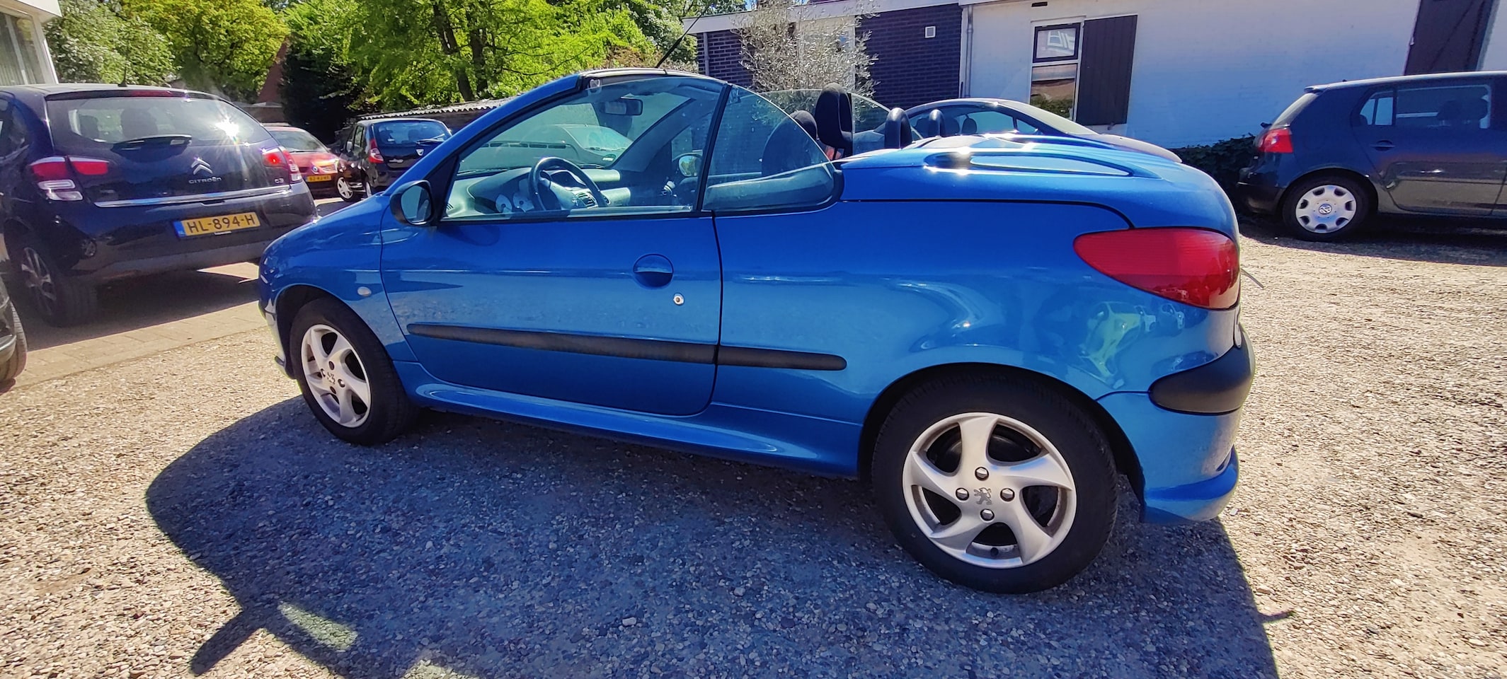 Peugeot 206 CC - 1.6-16V Meeneemprijs. Cabriolet. Radio via stuur te bedienen.