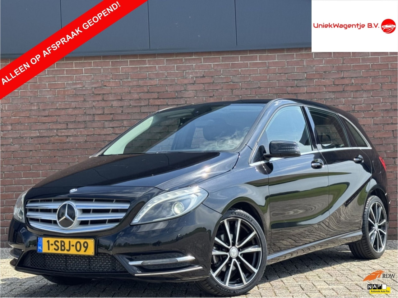 Mercedes-Benz B-klasse - 180 AMBITION | NL-AUTO! | LEDER! - AutoWereld.nl