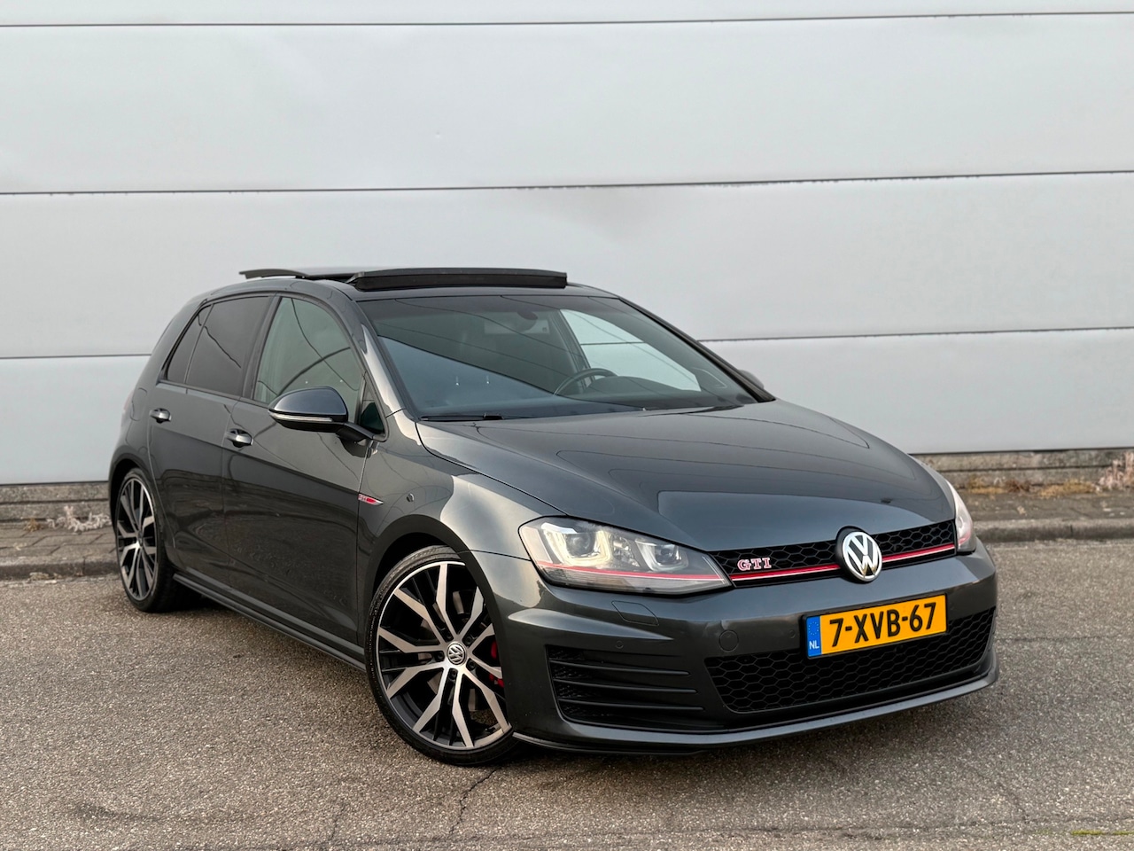 Volkswagen Golf - 2.0 TSI GTI Performance DSG 230PK LEER|PANO|DYNAUDIO|XENON|BILSTEIN - AutoWereld.nl
