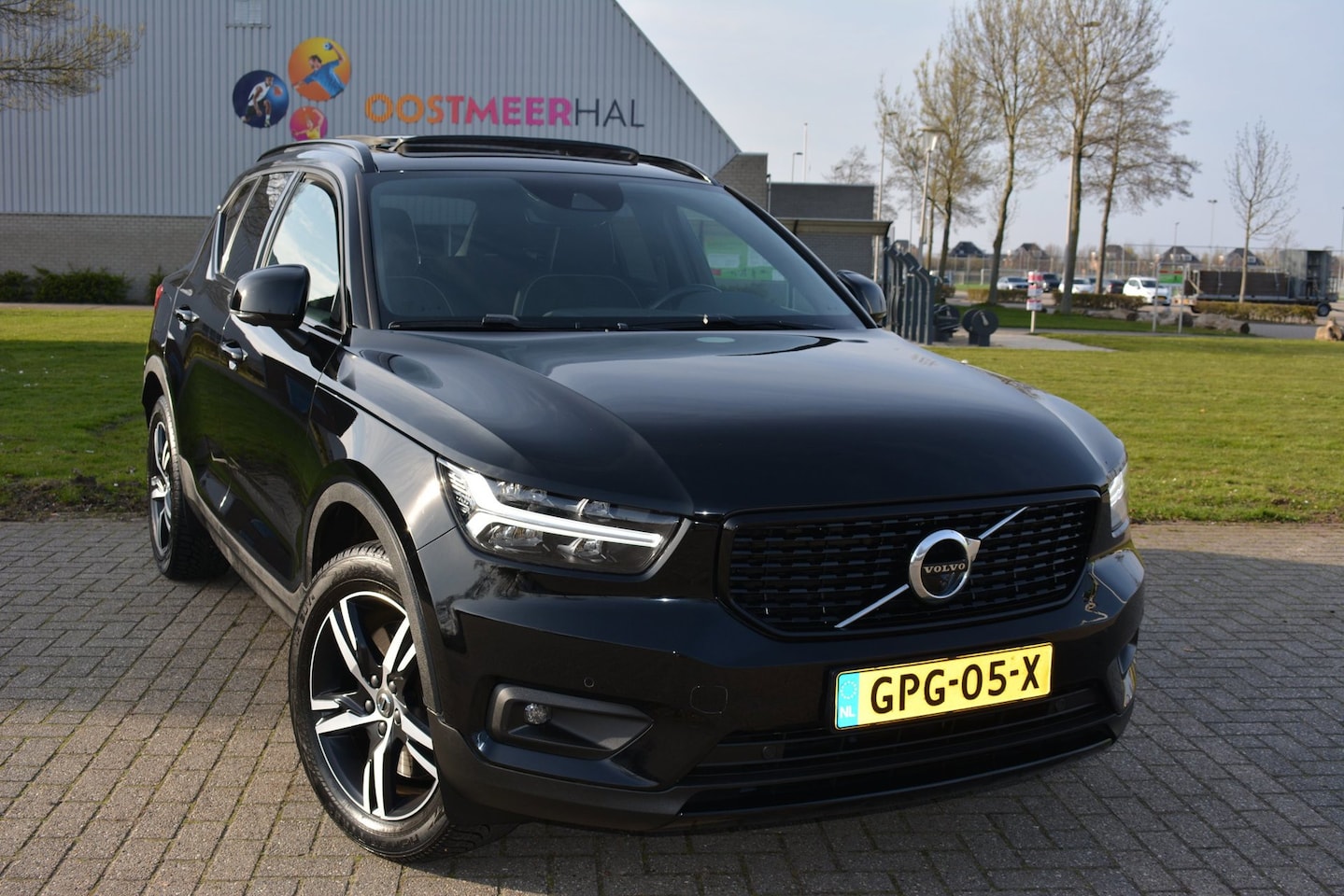 Volvo XC40 - 1.5 T5 Recharge R-Design 1.5 T5 Recharge R-Design,360CAM,PANO,TREKHAAK,H.KARDON,KEYLESSGO - AutoWereld.nl