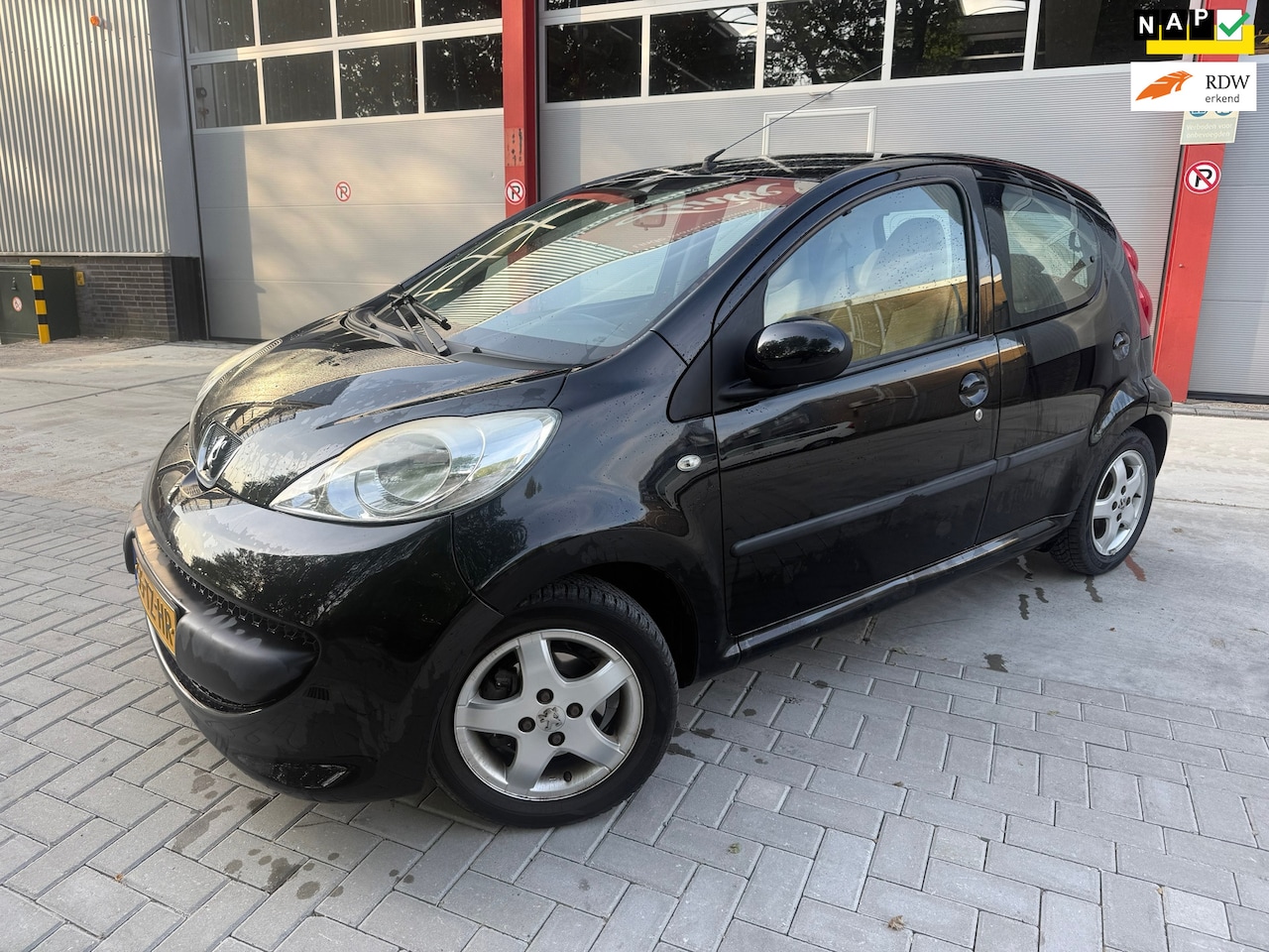 Peugeot 107 - 1.0-12V XS AUTOMAAT - AutoWereld.nl