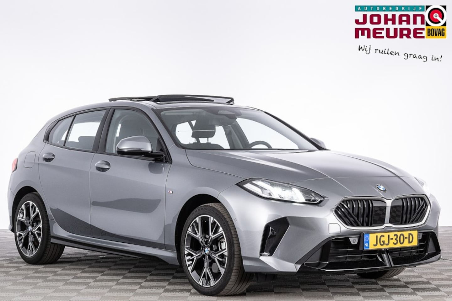 BMW 1-serie - 120 M Sport Design Edition | PANORAMADAK ✅ 1e Eigenaar *BEVRIJDINGSDAG 05 mei OPEN!* - AutoWereld.nl