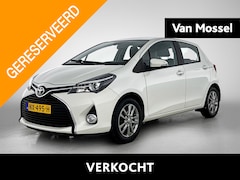 Toyota Yaris - 1.3 VVT-i Lounge | Trekhaak | Camera | Navi | Auto Airco | Dealer onderhouden