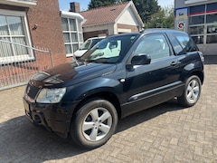 Suzuki Grand Vitara - 1.6-16V Exclusive org ned auto met nap 82.666 km AIRCO / TREKHAAK / 4x4/ clima / 1600 KG TREKGEWICHT