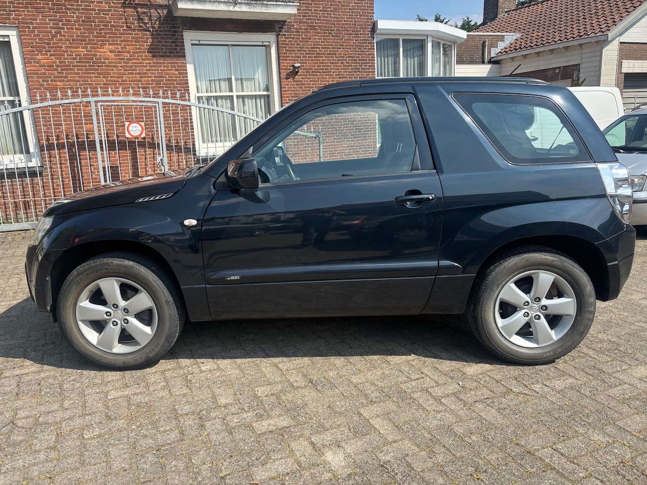 Suzuki Grand Vitara - 1.6-16V Exclusive org ned auto met nap 82666 km AIRCO / TREKHAAK / 1600 KG TREKGEWICHT