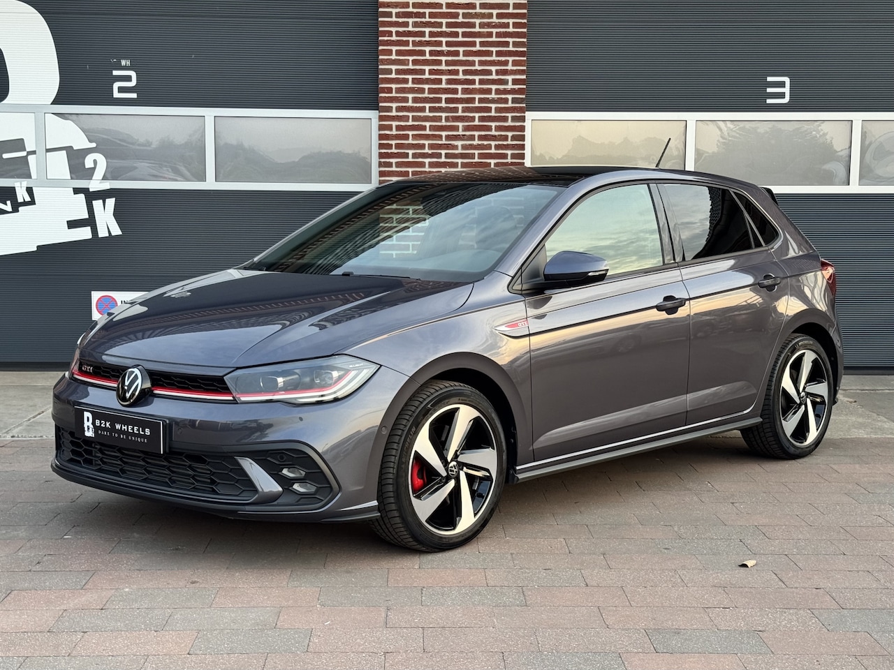 Volkswagen Polo - 2.0 TSI GTI | Nieuwstaat! | LED IQ Matrix | Pano | Stoelverw | Clima | Carplay | Rijklaar - AutoWereld.nl