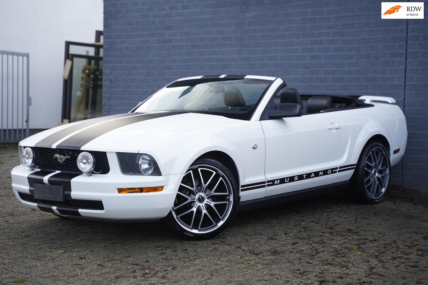 Ford Mustang - USA 4.0 V6 Cabrio Handbak, Leder, Lage km-stand! - AutoWereld.nl