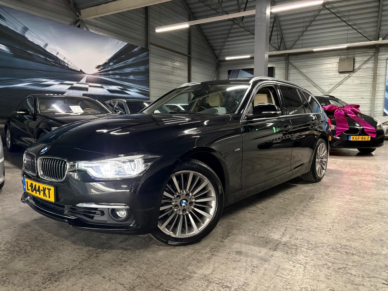 BMW 3-serie Touring - 320i Luxury Edition|Leder|Panorama|HUD - AutoWereld.nl
