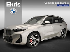 BMW iX1 - eDrive20 M Sport Edition / Trekhaak / Panoramadak / Driving assist plus / Adaptief onderst