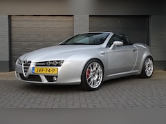Alfa Romeo Spider - 2.2 JTS Exclusive Nieuwe motor in gekomen 2010, heeft nu 135.486 km gelopen, BBS 19 inch velgen met zeer goe