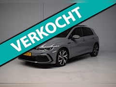 Volkswagen Golf - 1.5 eTSI 150PK R-Line PANORAMADAK / HARMAN-KARDON / CAMERA / SFEERVERLICHTING / TREKHAAK /