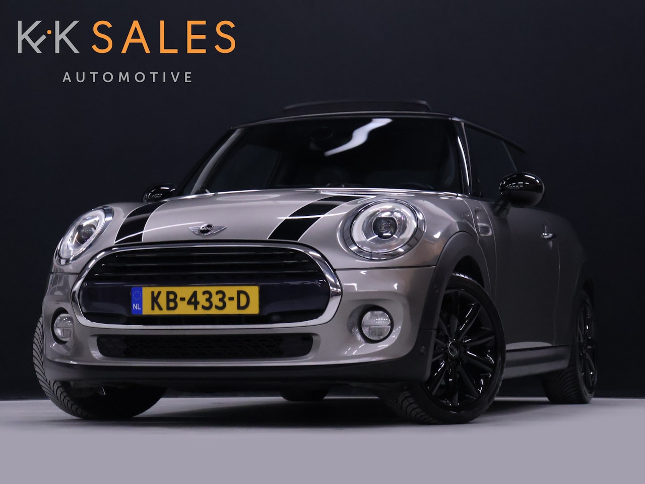 MINI Cooper - Mini 1.5 Chili Serious Business JCW [SCHUIFDAK, HARMAN/KARDON, HEAD-UP, STOELVERWARMING, L - AutoWereld.nl