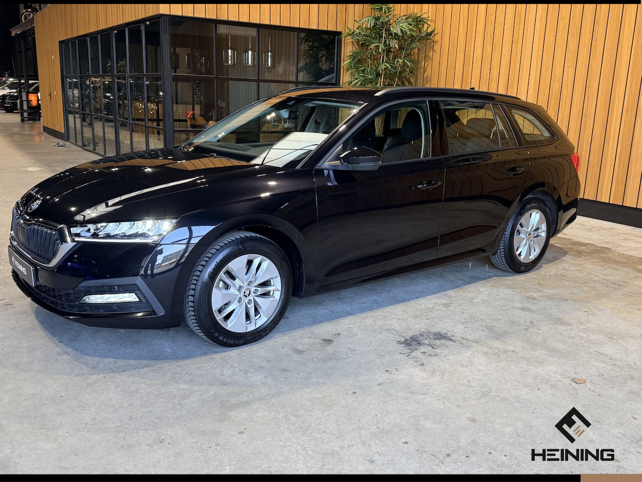 Skoda Octavia Combi - 1.0 TSI Business Edition. Navi. Apple-carplay.Trekhaak. Dealer onderhouden met NAP - AutoWereld.nl