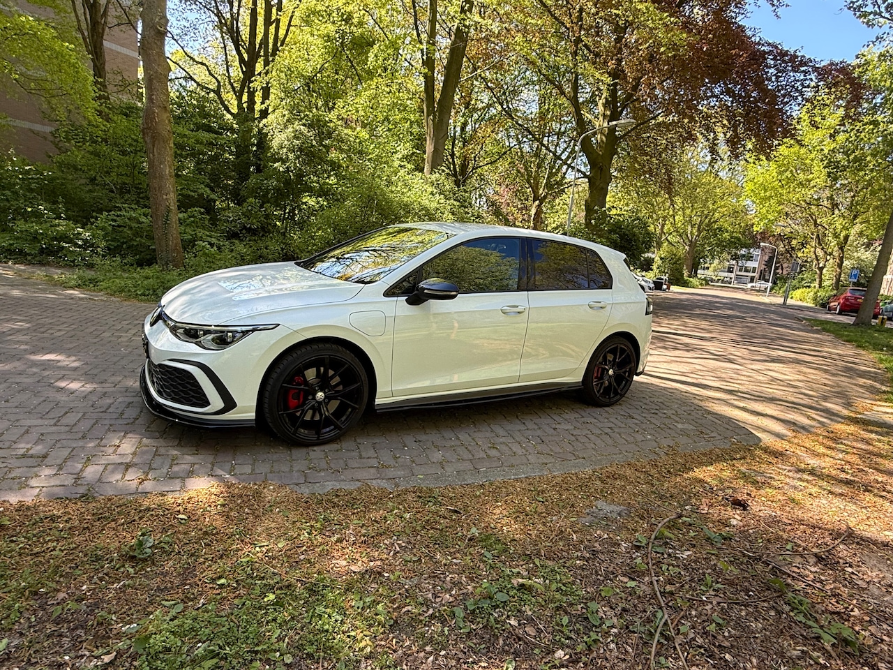 Volkswagen Golf - 1.4 eHybrid GTE 245pk R-Line | DSG | Dealer onderhouden | IQ.Light | DCC - AutoWereld.nl