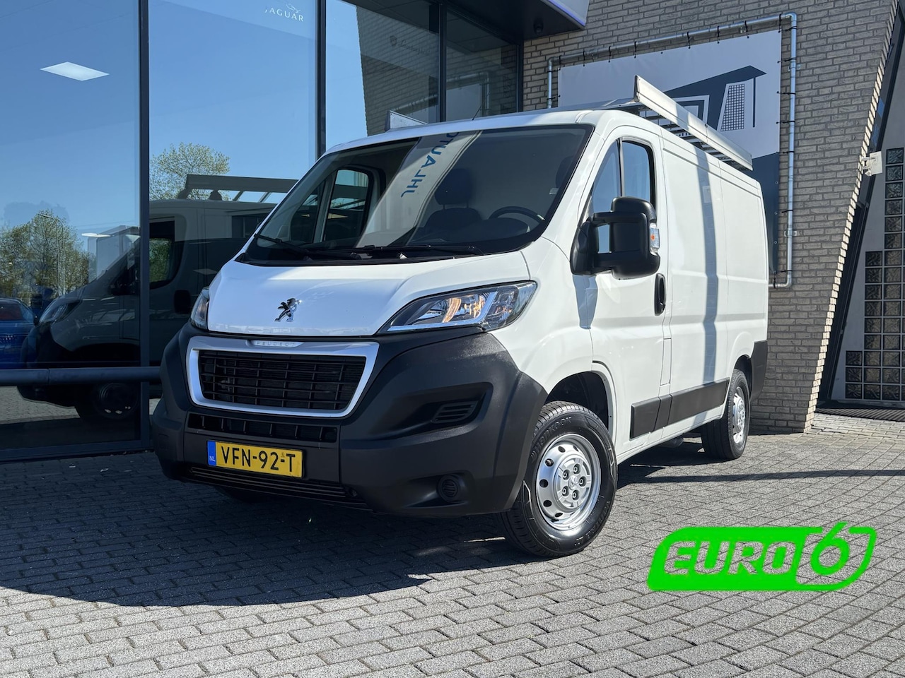 Peugeot Boxer - 330 2.2 HDi 120 L1H1*AIRCO*CAMERA*CRUISE*PDC*HAAK* - AutoWereld.nl