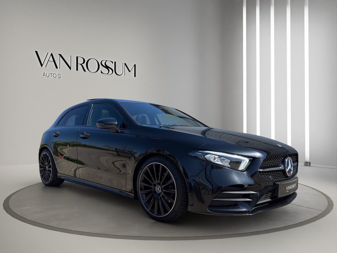 Mercedes-Benz A-klasse - 180 Business Solution AMG Pano | Stoelverwarming | 19 "| Parksensors V+A | Widescreen | Le - AutoWereld.nl