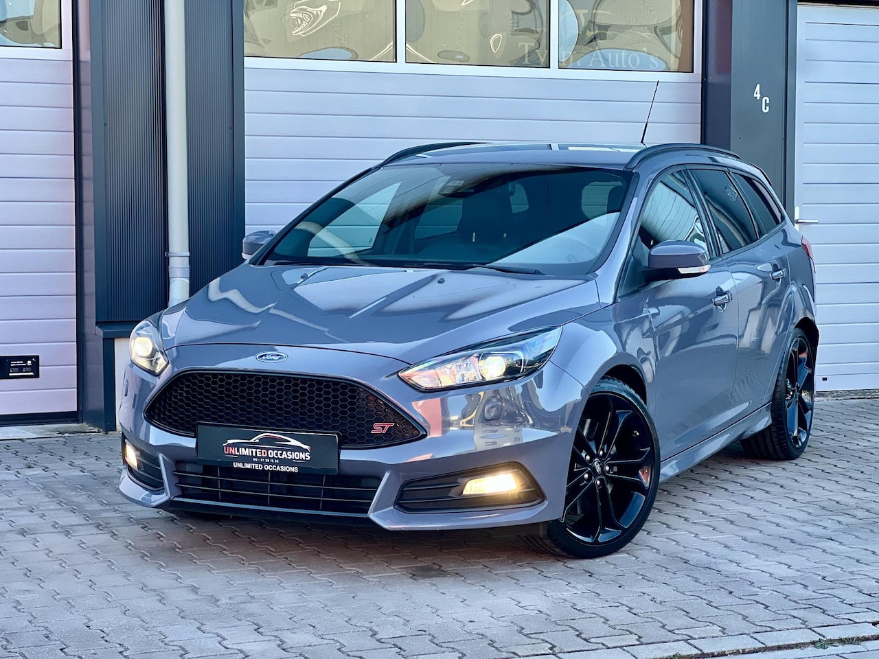 Ford Focus Wagon - 2.0 ST-3 *250PK*LEER*MEEST VOLLE - AutoWereld.nl