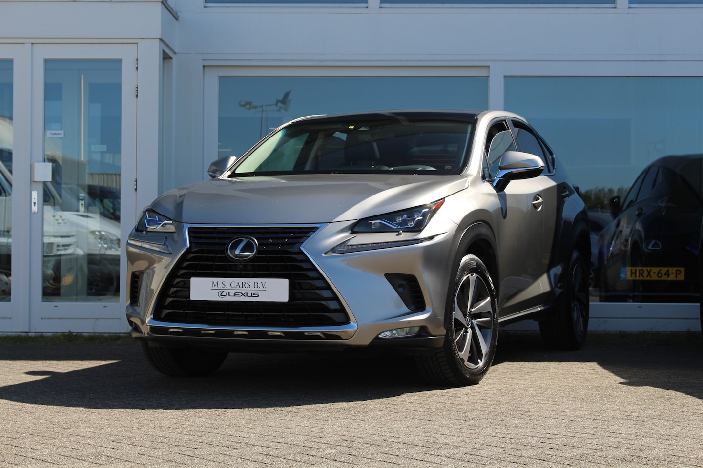 Lexus NX - 300h Hybrid AWD President Line I Mark Lev. I Facelift I Applecarplay - AutoWereld.nl