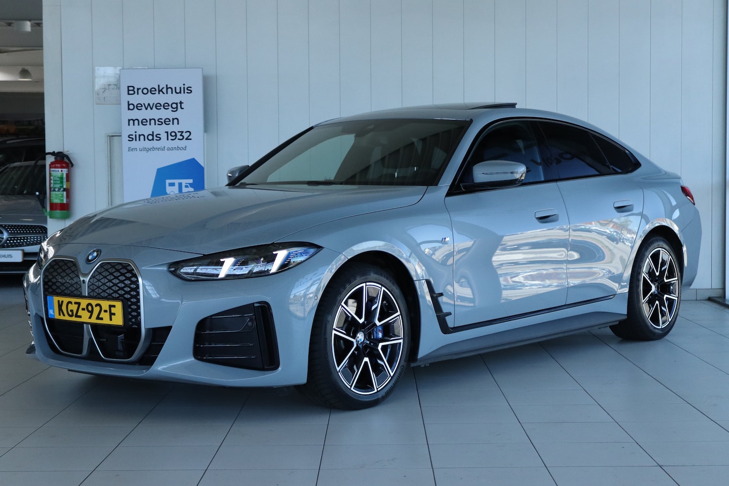 BMW i4 - 40 xDrive M Sport | Adapt. Cruise | Schuifdak | Harman & Kardon | Head-up | 360 Camera | A - AutoWereld.nl