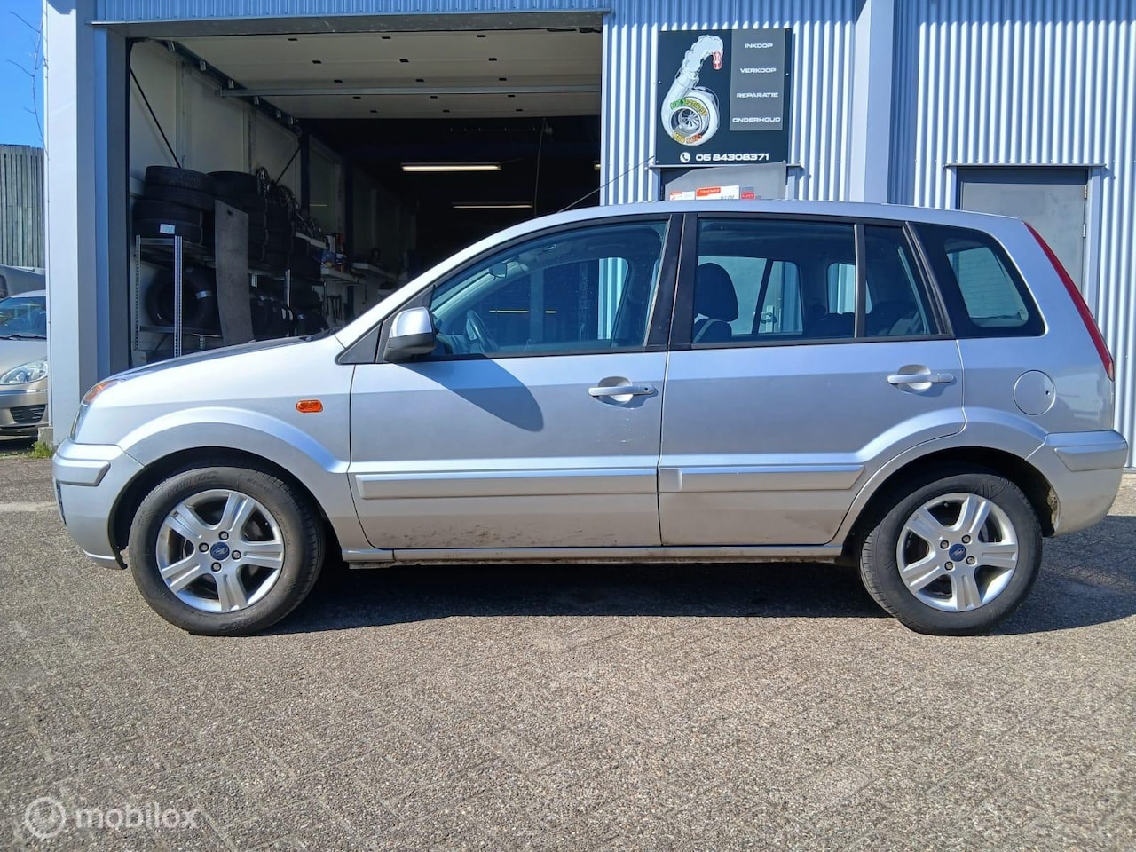 FORD FUSION