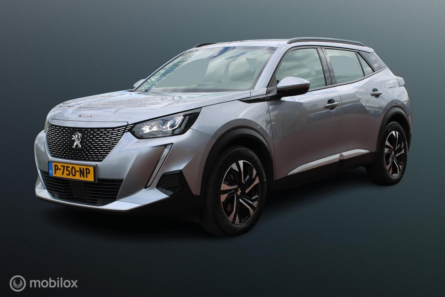 Peugeot e-2008 - EV Allure 50 kWh EV Allure 50 kWh, PDC voor/achter + Camera, App Connect, Clima, Navi, Cruise, 17 inch Lmv. - AutoWereld.nl