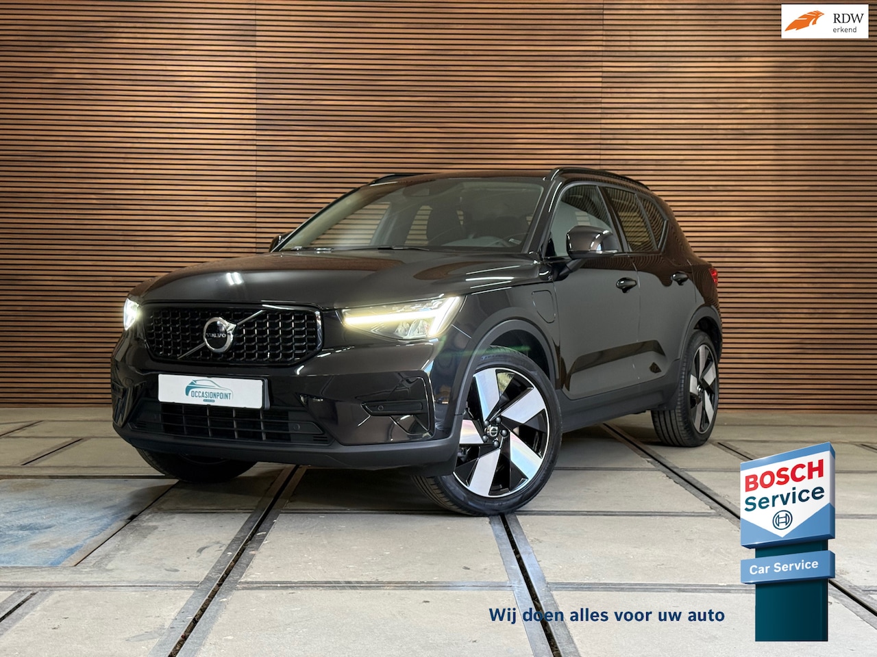 Volvo XC40 - 1.5 T5 Plug-in hybrid Plus Dark | Pano | 20” | Trekhaak | ACC | Leder - AutoWereld.nl