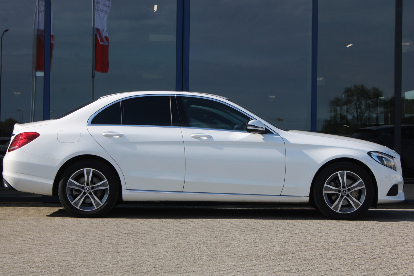 Mercedes-Benz C-klasse - 180 AUT9 Avantgarde CAMERA NAVI TREKHAAK NL AUTO - AutoWereld.nl