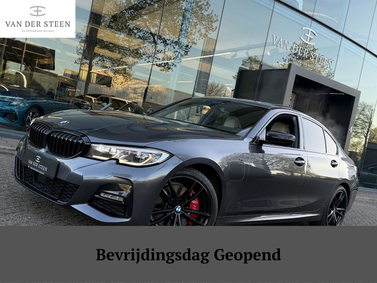 BMW 3-serie - 330e High Executive M Sport | Pano | Individual Leder | Head-Up - AutoWereld.nl