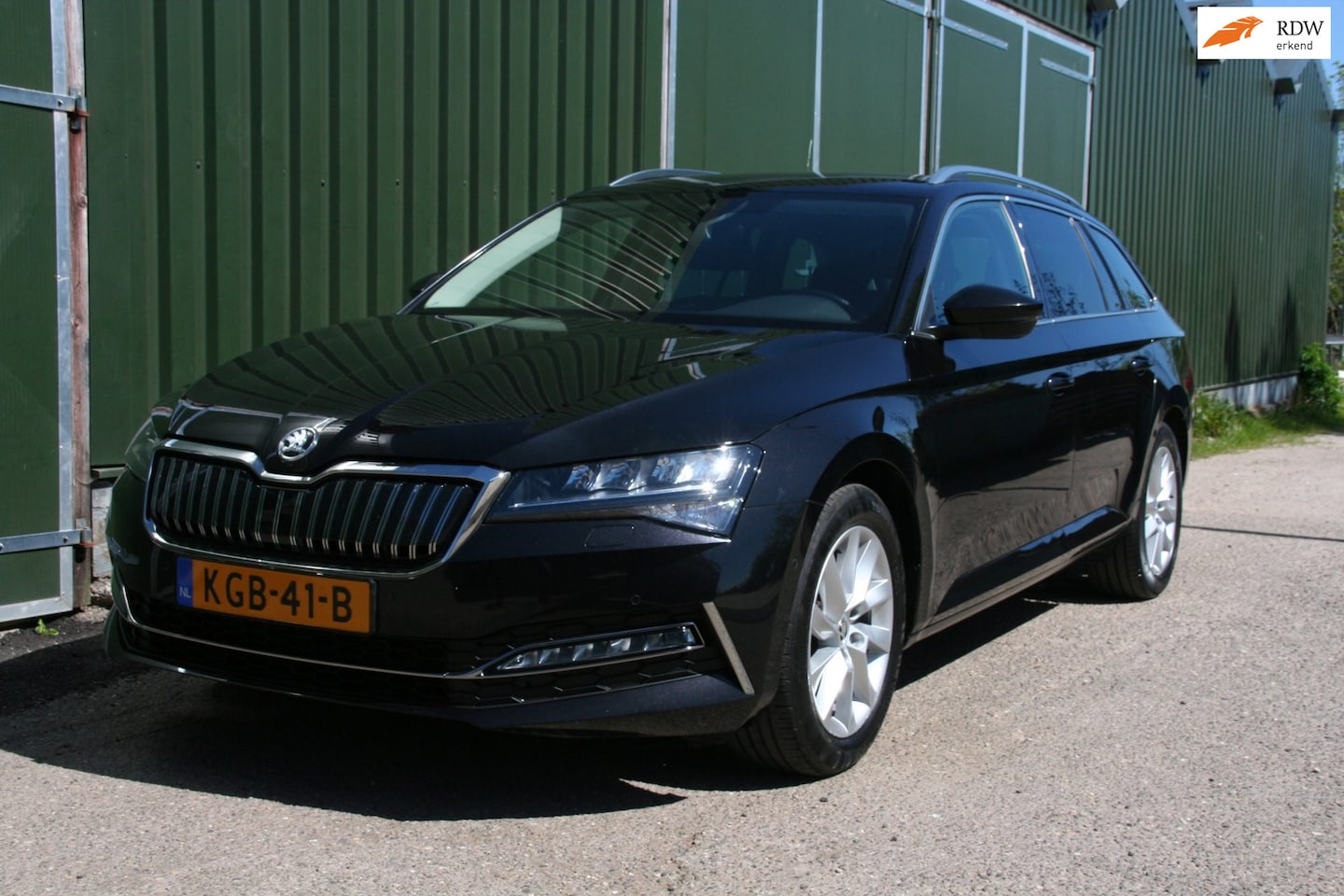 Skoda Superb Combi - 1.4 TSI iV Business Edition Plus 1.4 TSI iV Business Edition Plus, CLIMA, NAVIGATIE, CAMERA, VIRTUEEL DASHBOARD, STOELVERWA - AutoWereld.nl