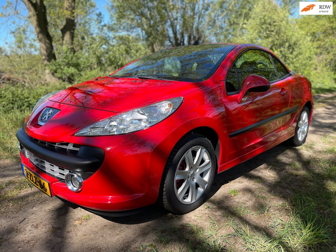 Peugeot 207 CC - 1.6 VTi Cabrio/ Stoelverw./P. sensor/Airco/NETTE AUTO! - AutoWereld.nl