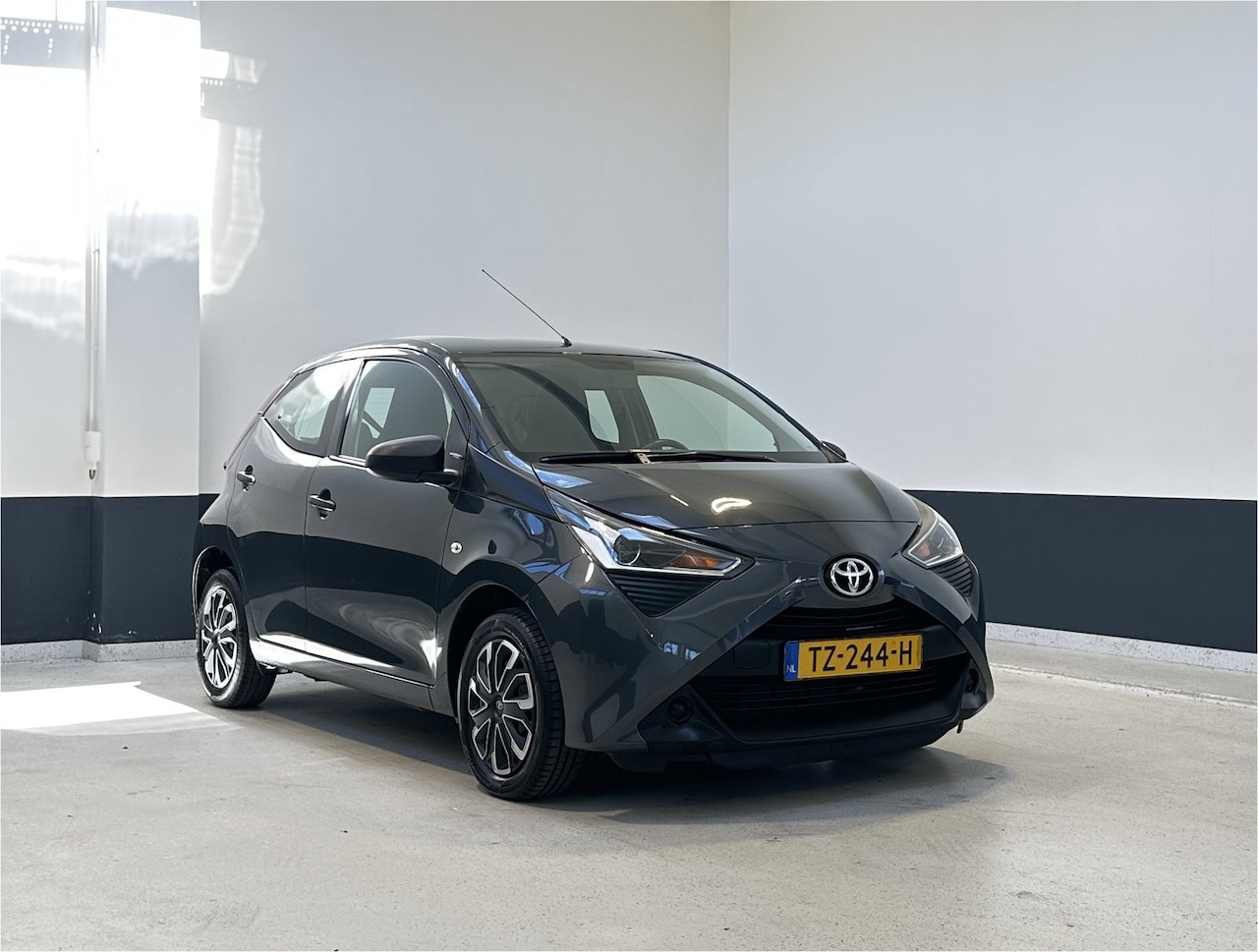 Toyota Aygo - 1.0 VVT-i x-fun| NL| 1 Eig | Airco| C.V | Bluetooth | - AutoWereld.nl
