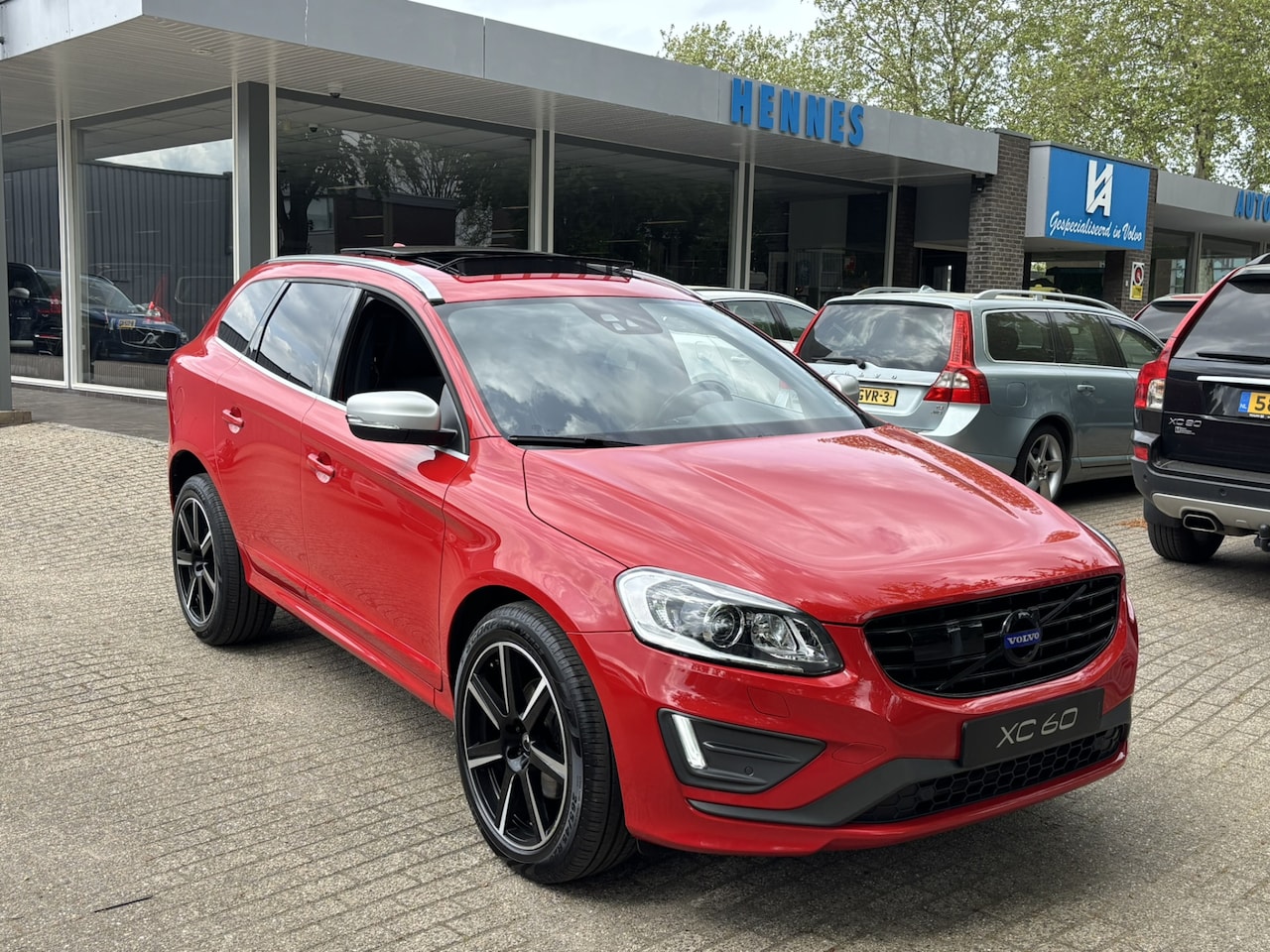 Volvo XC60 - T5 AWD R-Design Polestar Standkachel ACC Harman Kardon - AutoWereld.nl