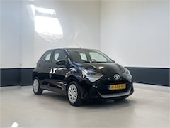 Toyota Aygo - 1.0 VVT-i x-play Automaat | NL | 2 Eig | Apple Carplay/ Android auto| Navigatie | Camera|