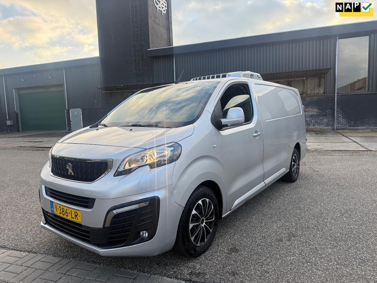 Peugeot Expert - 231L 2.0 BlueHDI 120 Premium Pack 231L 2.0 BlueHDI 120 Premium Pack koelwagen - AutoWereld.nl