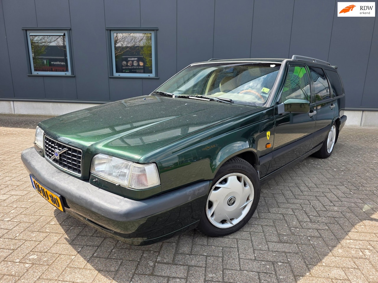 Volvo 850 - 2.5-20V Sports-Line met R interieur. - AutoWereld.nl
